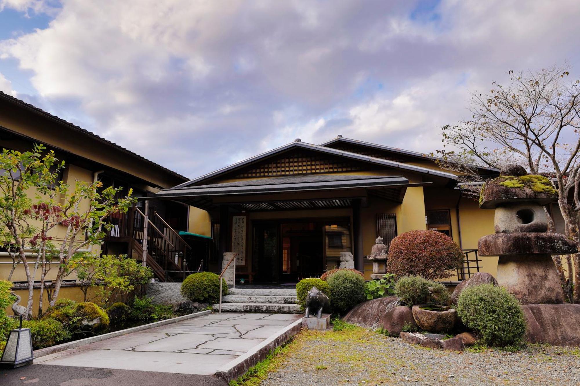 Tatsuta Ryokan Идзу Экстерьер фото